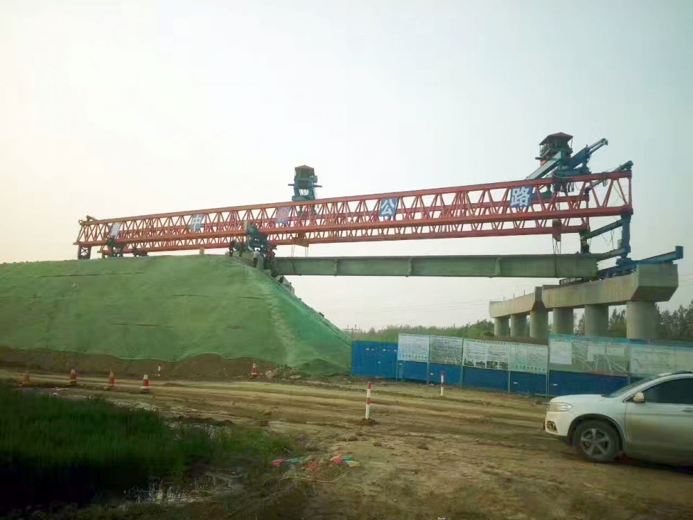 山東濟(jì)南路橋起重機(jī)、公路鐵路架橋機(jī)設(shè)計(jì)制造安裝維修