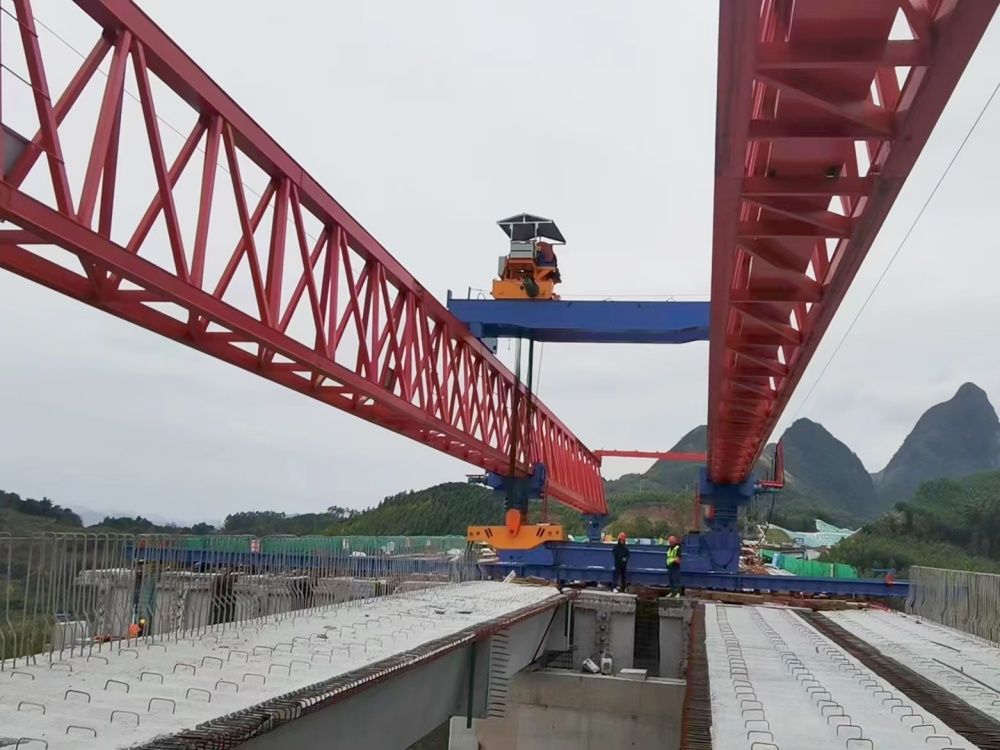 安徽架橋機(jī)、公路高鐵架橋機(jī)、鐵路客專架橋機(jī)、自平衡架橋機(jī)