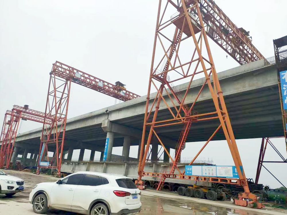 龍門吊廠家、型號、參數(shù)、電動雙梁門式起重機、提梁機制造、安裝維修