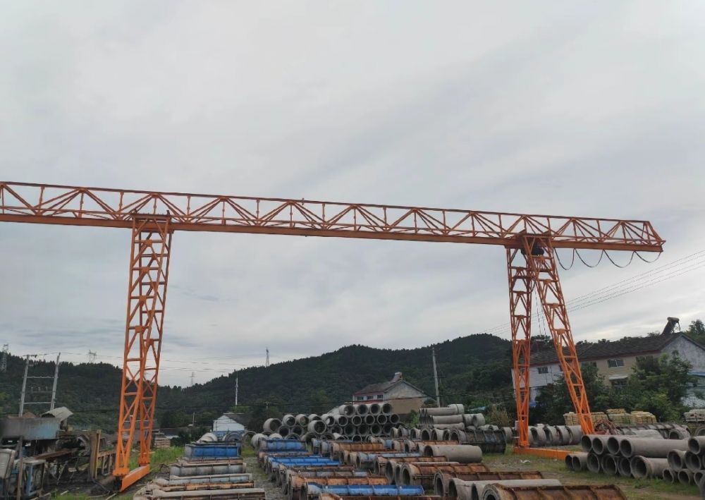 陜西西安龍門吊廠家、MH型電動單梁門式起重機(jī)出廠價(jià)格