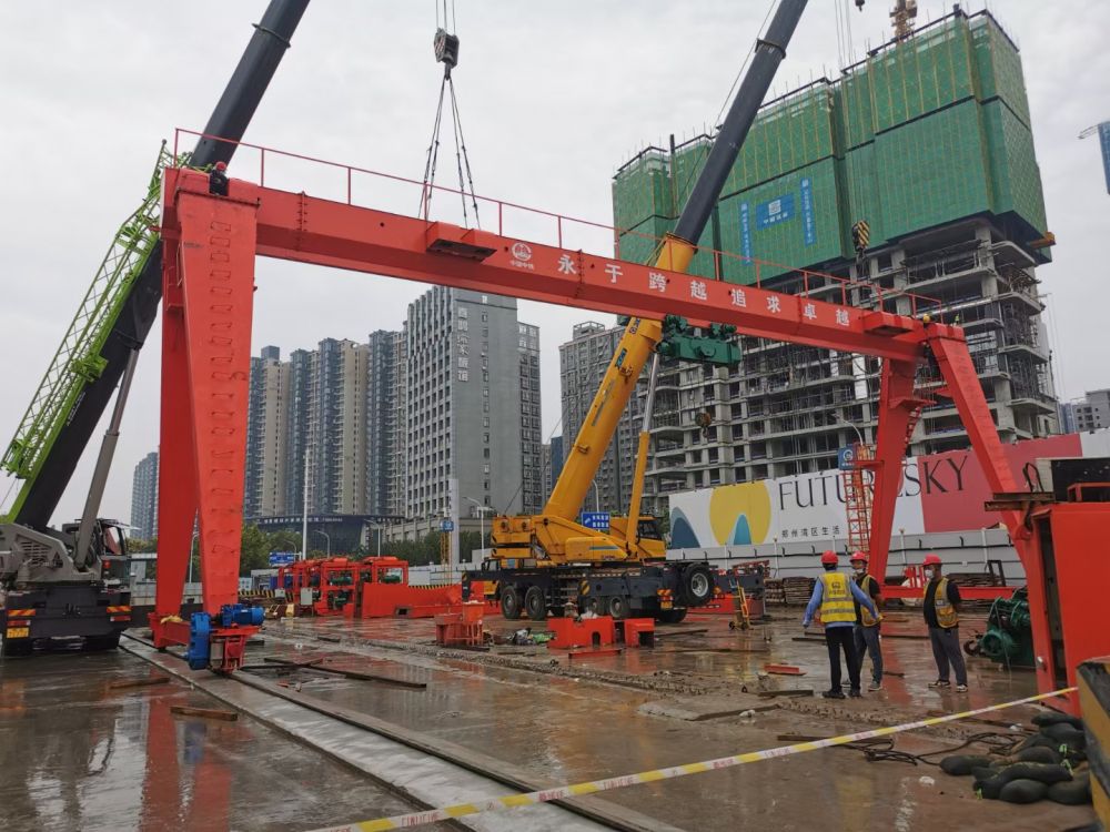 河北保定龍門(mén)吊、MH型電動(dòng)單梁門(mén)式起重機(jī)