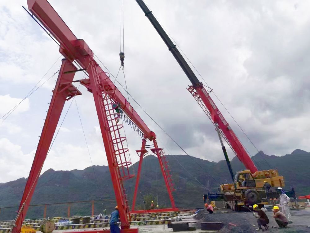 山西運(yùn)城龍門吊廠家、型號參數(shù)、價(jià)格、單梁門式起重機(jī)生制造安裝維修