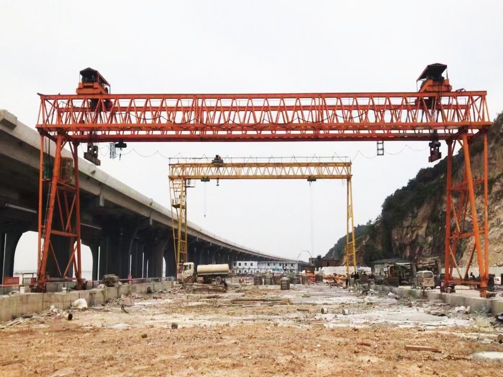 ME型雙小車桁架門式起重機(jī) ME型雙小車桁架門式起重機(jī)