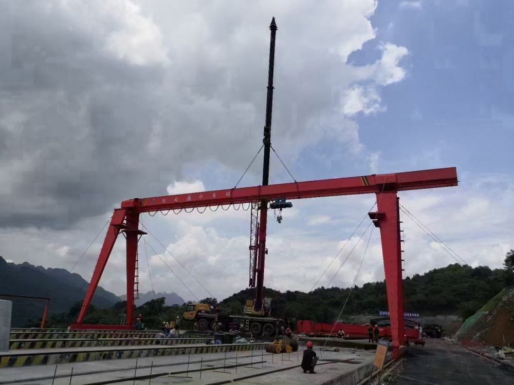 電動(dòng)門式起重機(jī)、龍門吊廠家生產(chǎn)制造、安裝維修維保服務(wù)