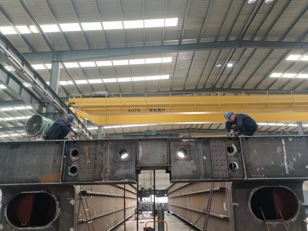 通用吊鉤橋式起重機、QD型吊鉤雙梁橋式起重機制造安裝維修廠家