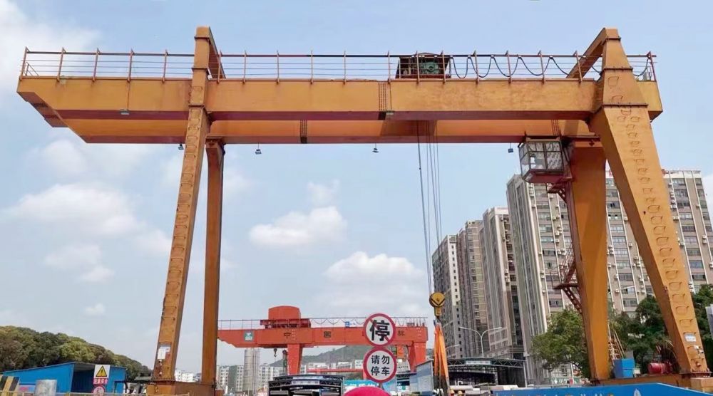 南通龍門(mén)吊、提梁機(jī)、工程門(mén)式起重機(jī)、出渣機(jī)租賃、搬遷、安裝、維修