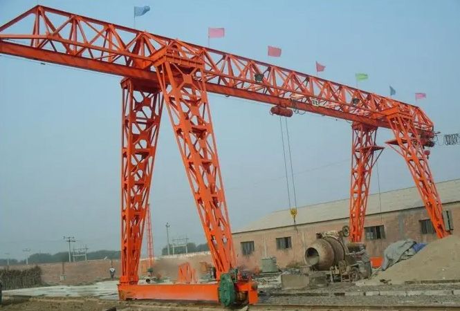 大跨度門(mén)式起重機(jī)運(yùn)行偏斜如何處理
