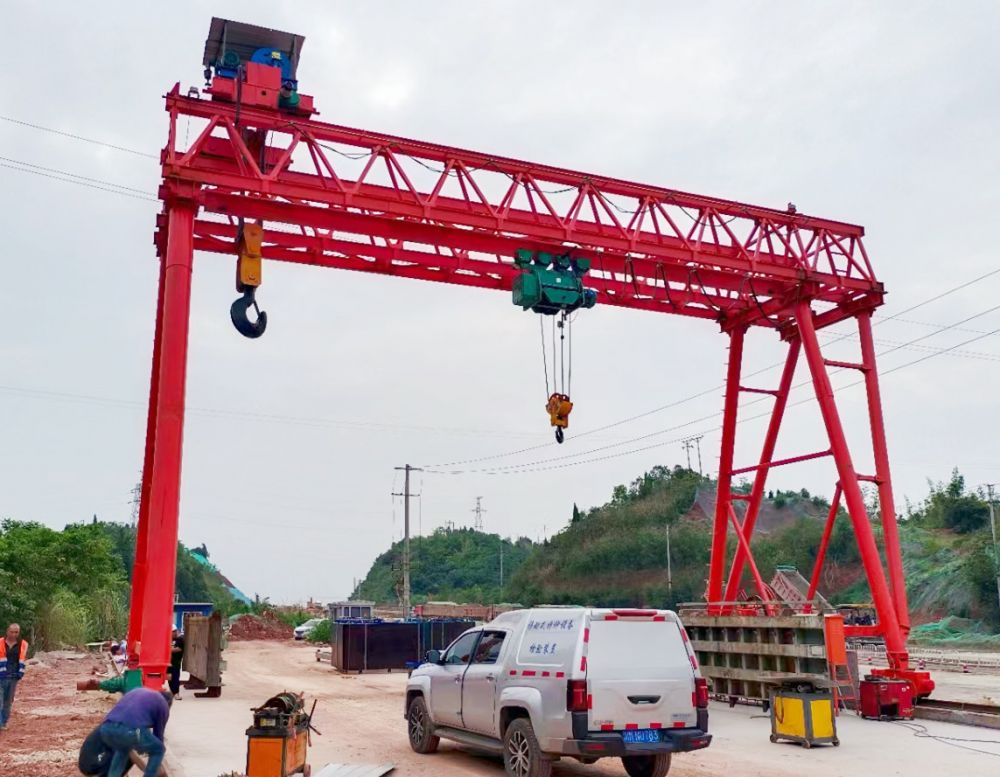 路橋門機、提梁機、梁場龍門吊、桁架雙梁門式起重機生產(chǎn)廠家安裝維修