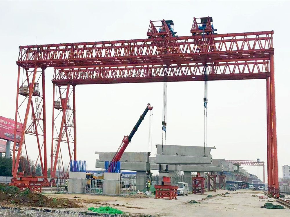 出渣機(jī)門(mén)式起重機(jī)、提梁機(jī)、架橋龍門(mén)吊廠家銷(xiāo)售、安裝維修