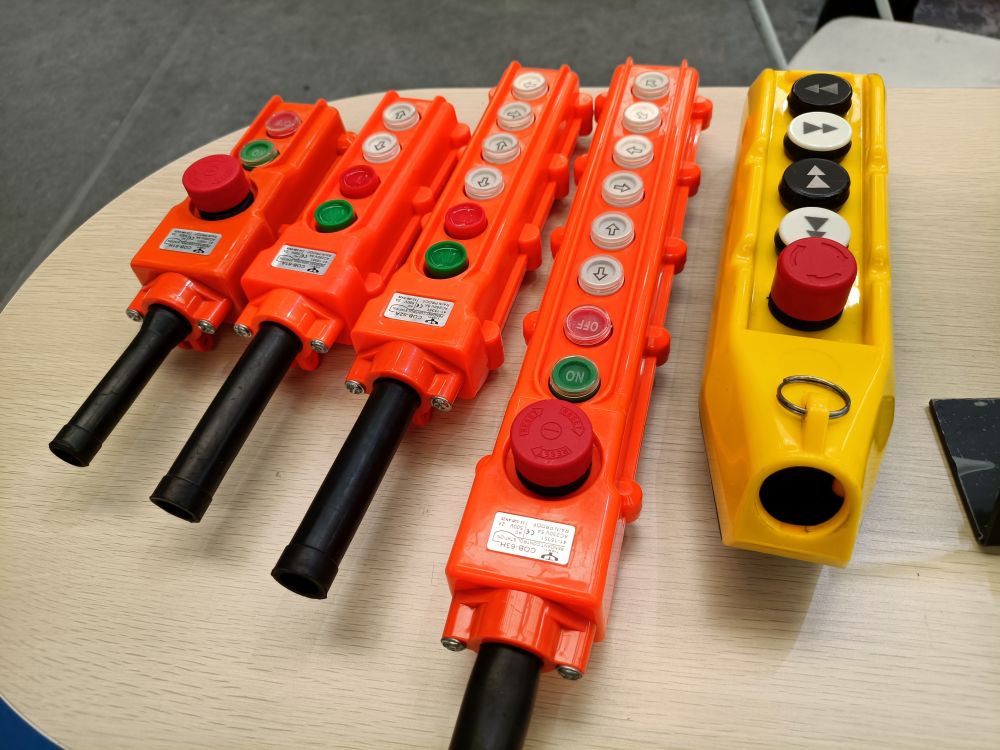 起重機(jī)按鈕、起重手柄、手電門廠家品牌、批發(fā)零售