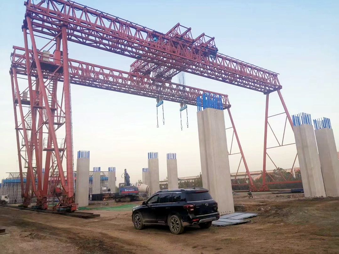 軌道提梁機(jī).jpg