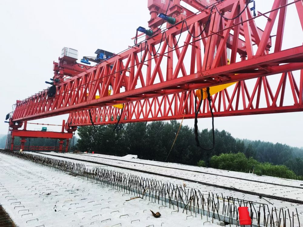 新疆架橋機(jī)、公路橋梁架橋機(jī)、鐵路高鐵橋梁架橋機(jī)廠家服務(wù)，質(zhì)優(yōu)價(jià)平