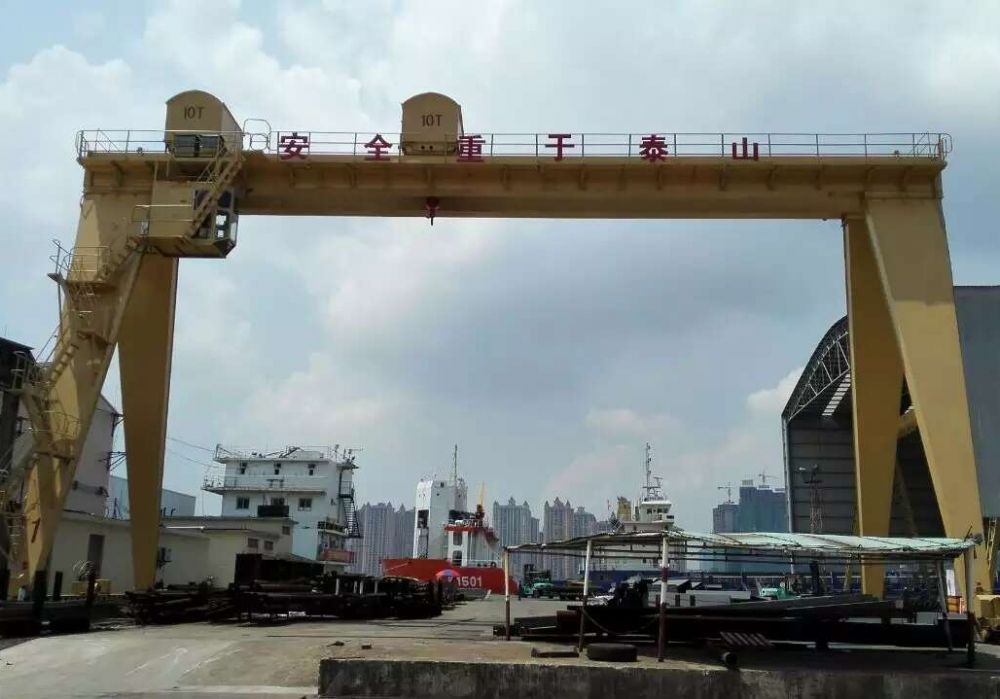 ME型雙小車門(mén)式起重機(jī)、陜西西安龍門(mén)吊廠家報(bào)價(jià)