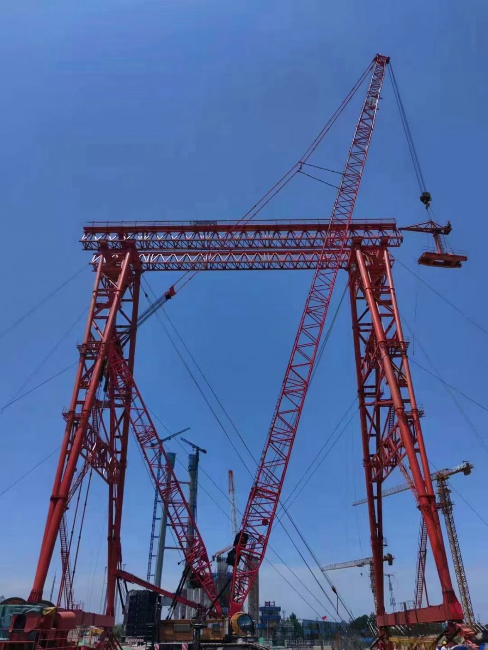 提梁機(jī)、架橋起重機(jī)、路橋門機(jī)、工程龍門吊租賃出租廠家、電話、價格