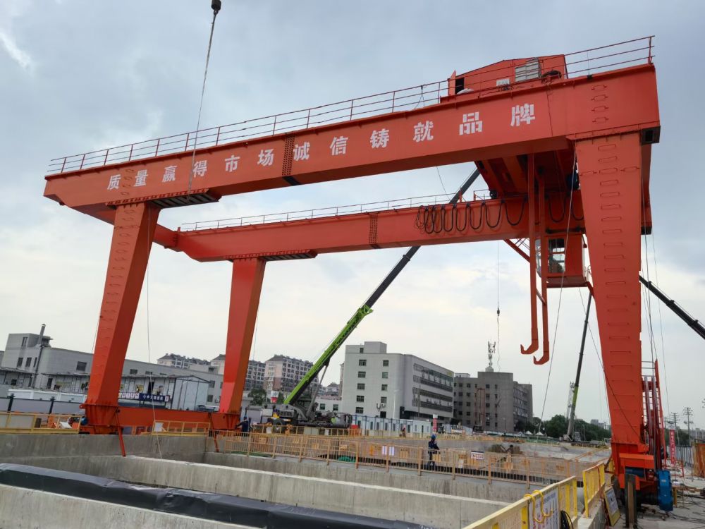 廣州地鐵出渣機、地鐵站門式起重機生產(chǎn)、安裝拆卸、租賃公司