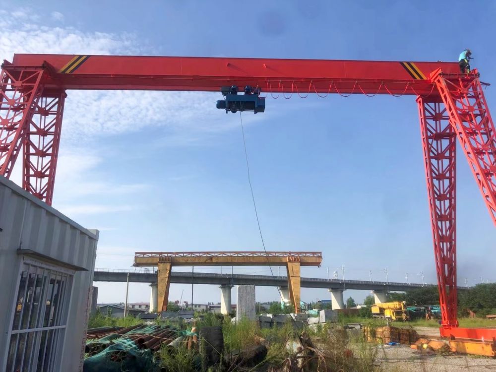 MH型1~20噸電動(dòng)葫蘆單梁門式起重機(jī)、臨沂龍門吊廠家報(bào)價(jià)