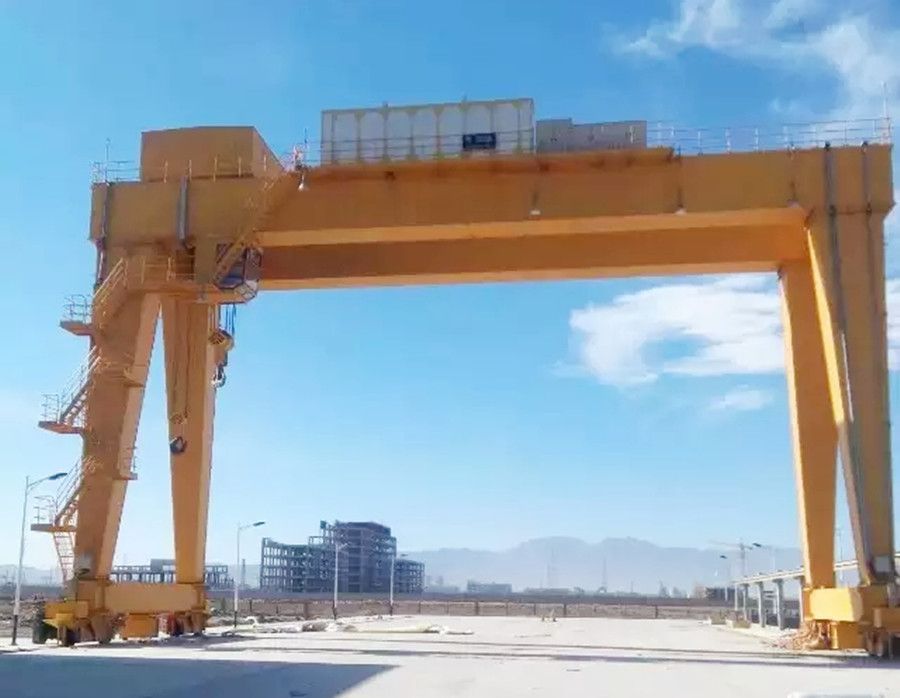 北京龍門吊、MG型電動(dòng)雙梁吊鉤門式起重機(jī)廠家供貨服務(wù)