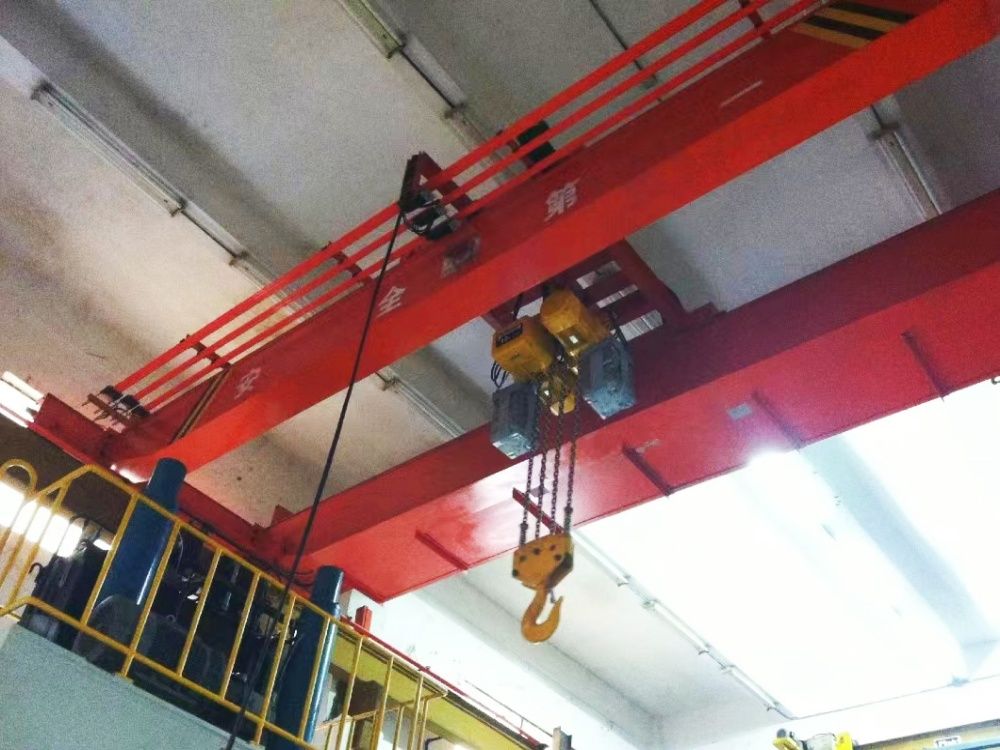 湖南起重機(jī)廠家、LH電動(dòng)葫蘆雙梁橋式起重機(jī)、葫蘆雙行車(chē)