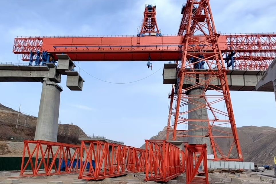 架橋機(jī)、高鐵公路橋梁架橋機(jī)制造安裝維修廠家服務(wù)