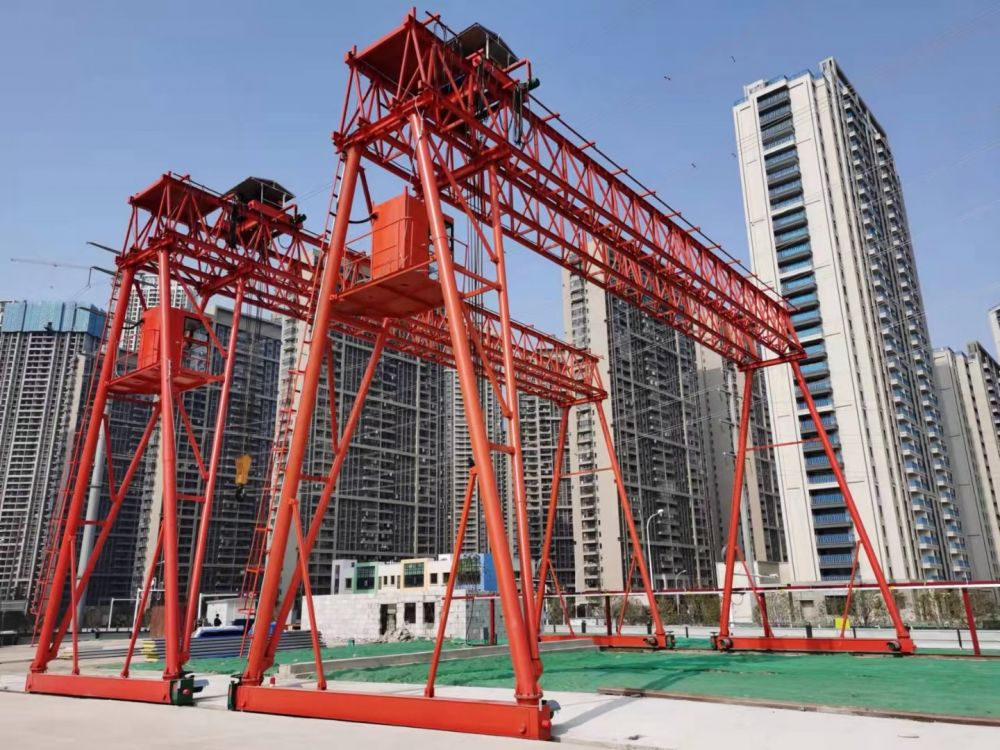 廣州番禺龍門吊、提梁機(jī)、雙梁桁架門式起重機(jī)、路橋門機(jī)、廠家銷售