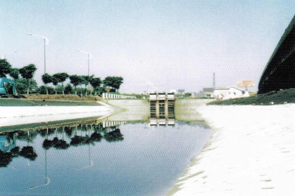 PZJY機閘一體閘門場景圖.jpg