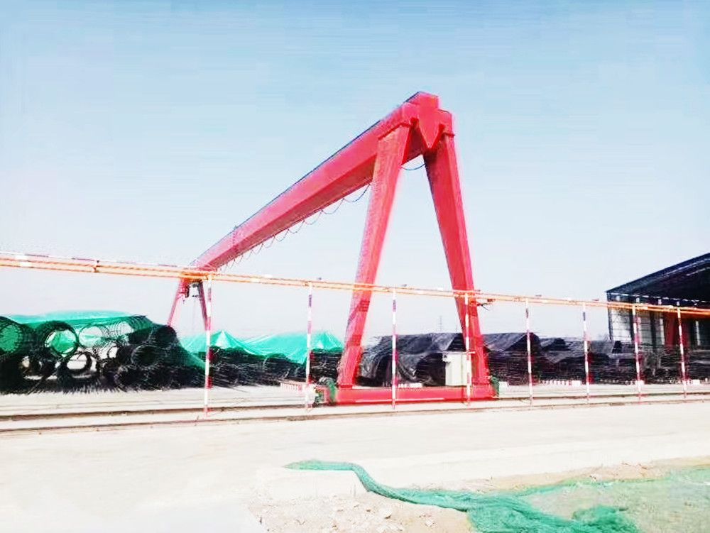 呼和浩特龍門吊、MH型箱式電動(dòng)單梁門式起重機(jī)