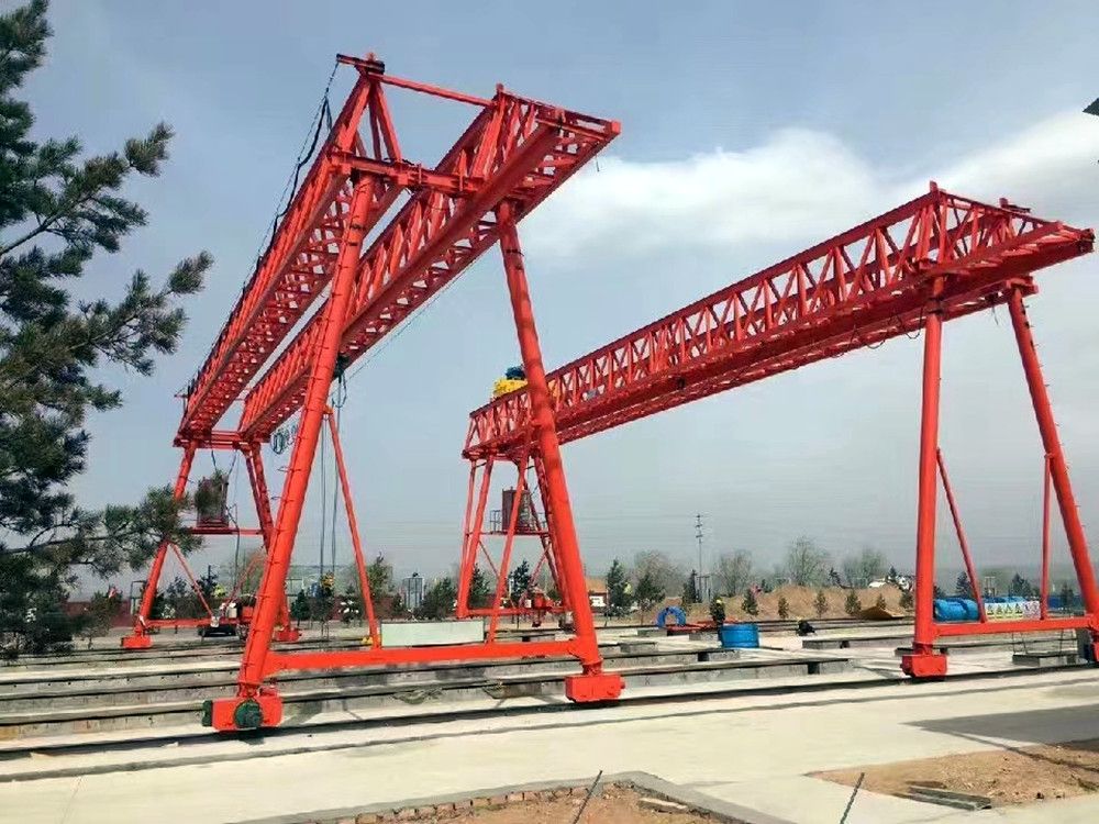 工程門式起重機(jī)、提梁機(jī)、路橋門機(jī)、龍門吊改造安裝、維修維保