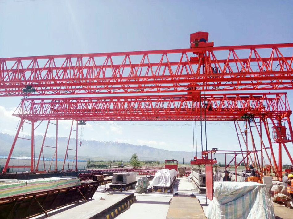 西寧提梁機(jī)、梁場龍門吊、MG型雙梁門式起重機(jī)