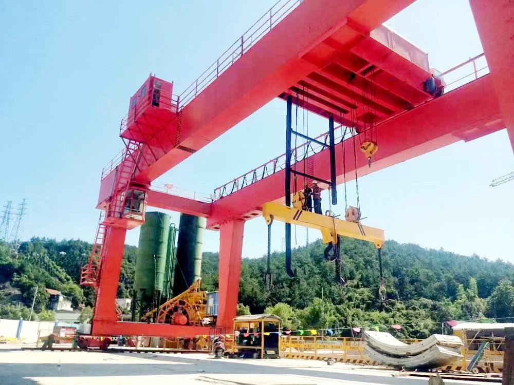 地鐵出渣機(jī)、地鐵盾構(gòu)龍門吊、單雙梁工程門式起重機(jī)出租租賃服務(wù)