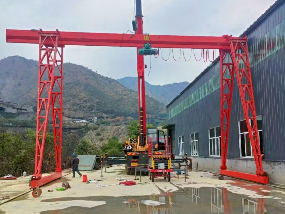 門式起重機(jī)、龍門吊廠家、MH門式起重機(jī)設(shè)計制造、安裝維修