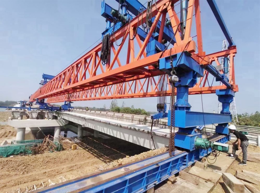 架橋機(jī)型號規(guī)格、架橋機(jī)技術(shù)參數(shù)、架橋機(jī)廠家制造安裝調(diào)試、修理維修