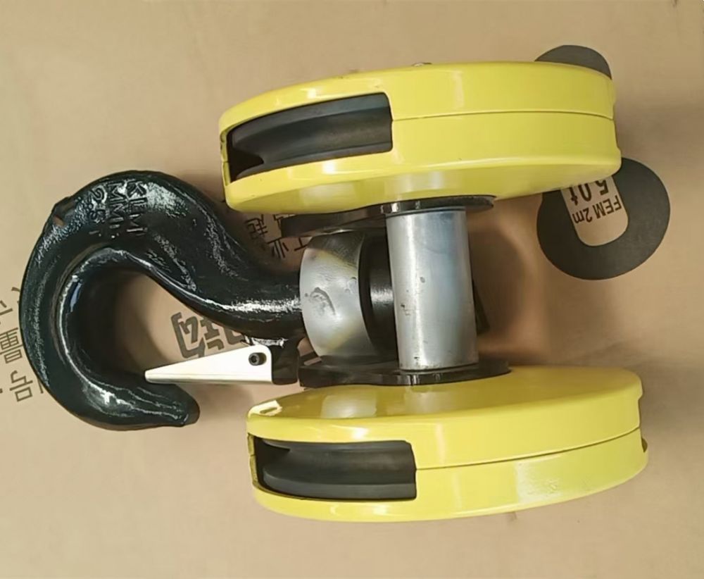 濟(jì)寧起重吊鉤、吊具、電動(dòng)葫蘆吊鉤廠家批發(fā)