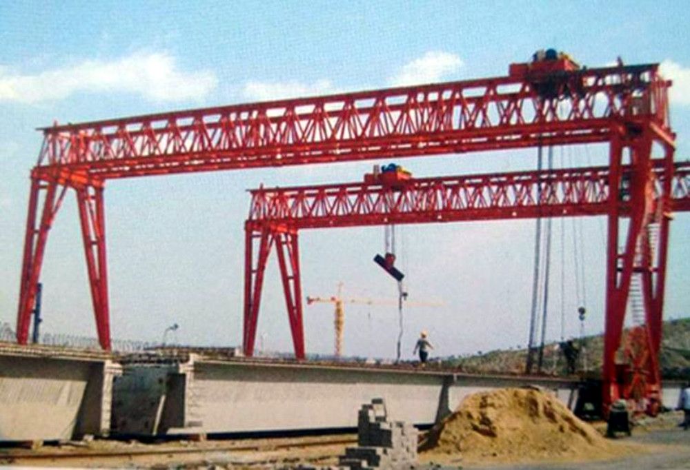 制梁場提梁機(jī).jpg