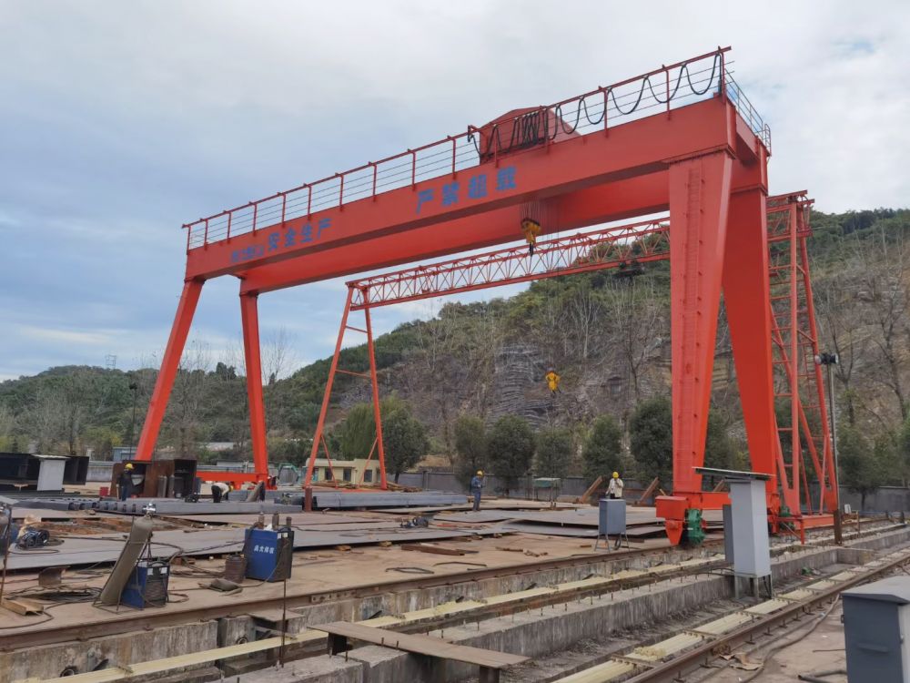 MG型/ME型雙梁門(mén)式起重機(jī)、雙主梁龍門(mén)吊產(chǎn)地、廠家報(bào)價(jià)