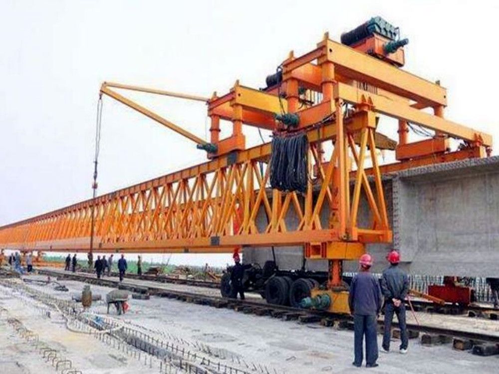公路架橋機(jī).jpg