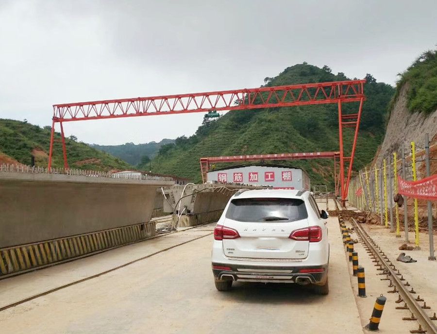 河南起重機(jī)械廠家西安起重機(jī)、龍門吊直銷、電動葫蘆單梁門式起重機(jī)銷售服務(wù)