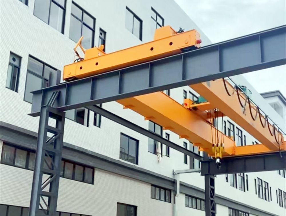 雙梁天車、吊機(jī)、行吊、吊車-LH型電動(dòng)葫蘆雙梁起重機(jī)