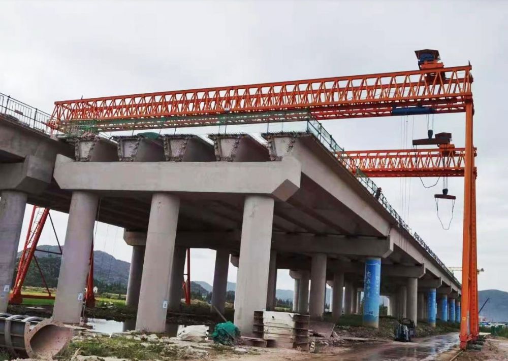 路橋門(mén)機(jī)、提梁機(jī)、架橋門(mén)式起重機(jī)廠家產(chǎn)地、品牌價(jià)格